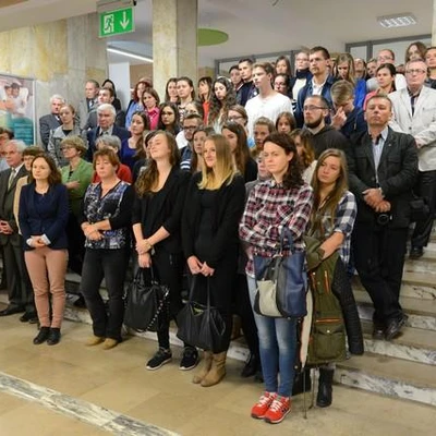 Odsłonięcie tablicy upamiętniającej postać prof. Piotra Józefa Brzezińskiego w holu budynku WBiO 23.10.15 r.