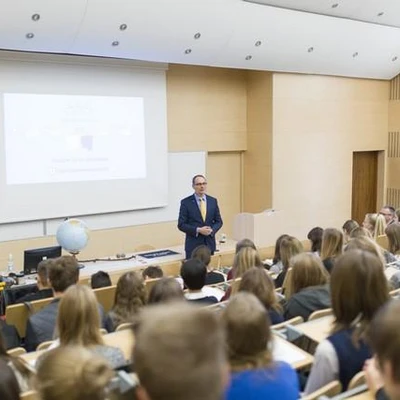 Wykład Young People and Global Challenges