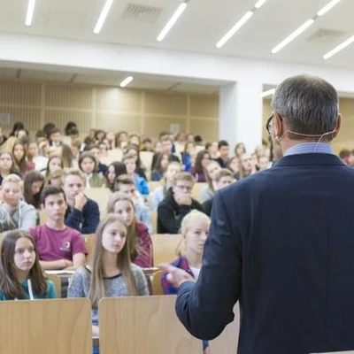 Wykład Young People and Global Challenges