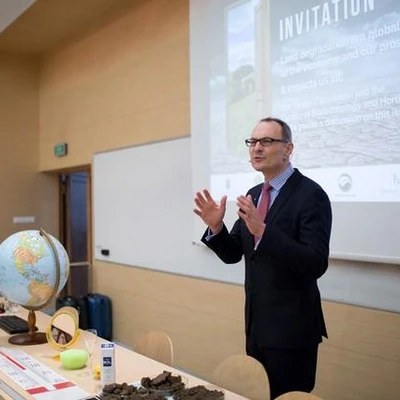 Wykład dla młodzieży gimnazjalnej. Land degradation.