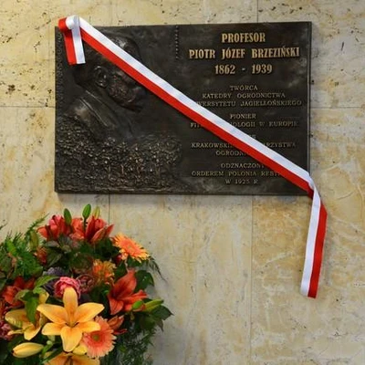 Odsłonięcie tablicy upamiętniającej postać prof. Piotra Józefa Brzezińskiego w holu budynku WBiO 23.10.15 r.