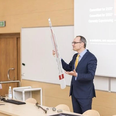 Wykład Young People and Global Challenges