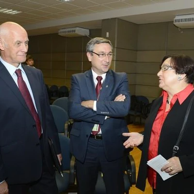 11th Conference of the European Foundation for Plant Pathology, PART -1-